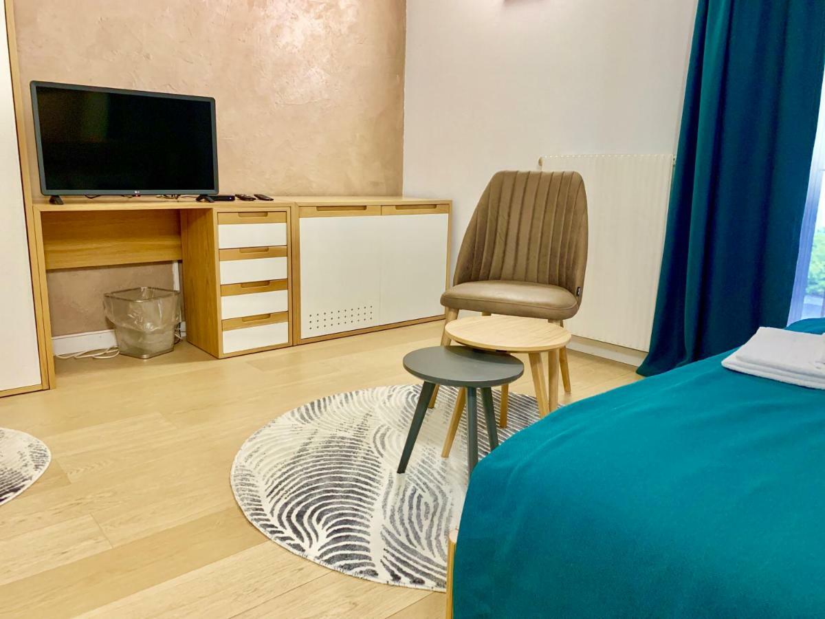 Adore Hotel 3*